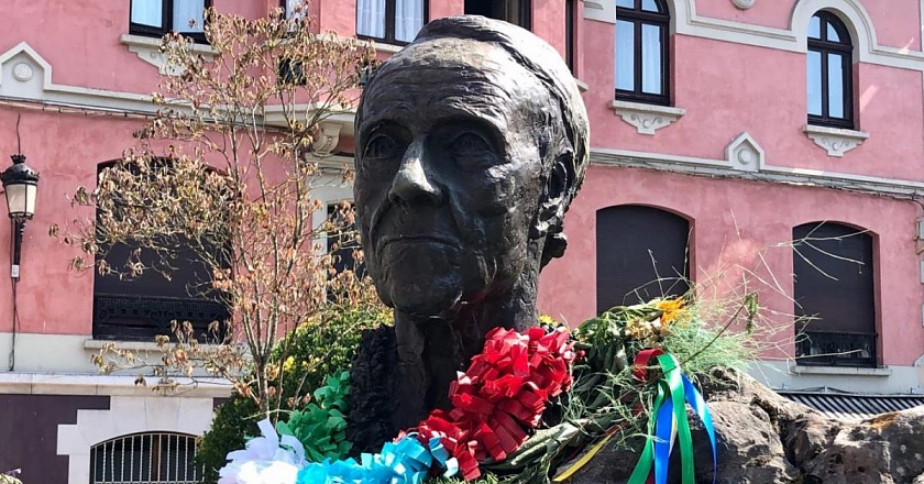 Homenajes al Sella y a Dionisio de la Huerta en Arriondas