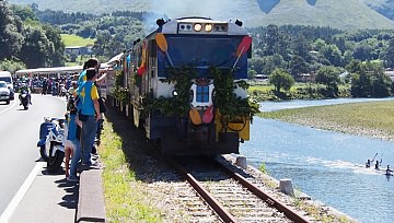 El tren del Sella, 75 años de historia del tren de Les Piragües