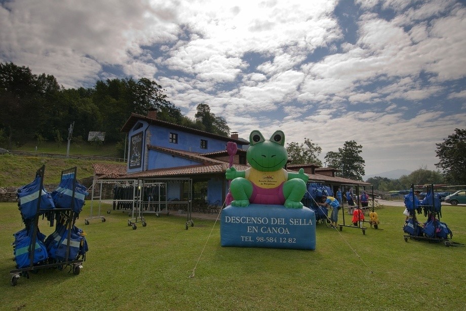 Instalaciones Centrales Junto al Río Sella en Asturias